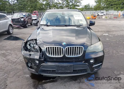 2011 BMW X5 xDrive50I z USA, uszkodzony, nr VIN 5UXZV8C55BL417015
